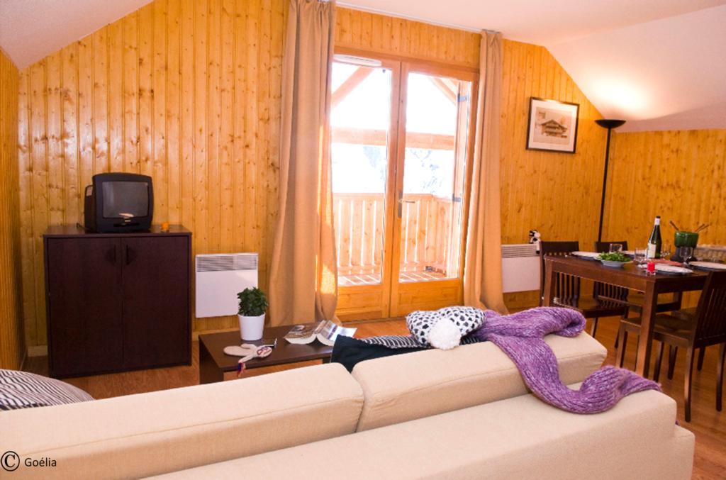 Residence Goelia Les Chalets Des Ecourts Saint-Jean-d'Arves Luaran gambar