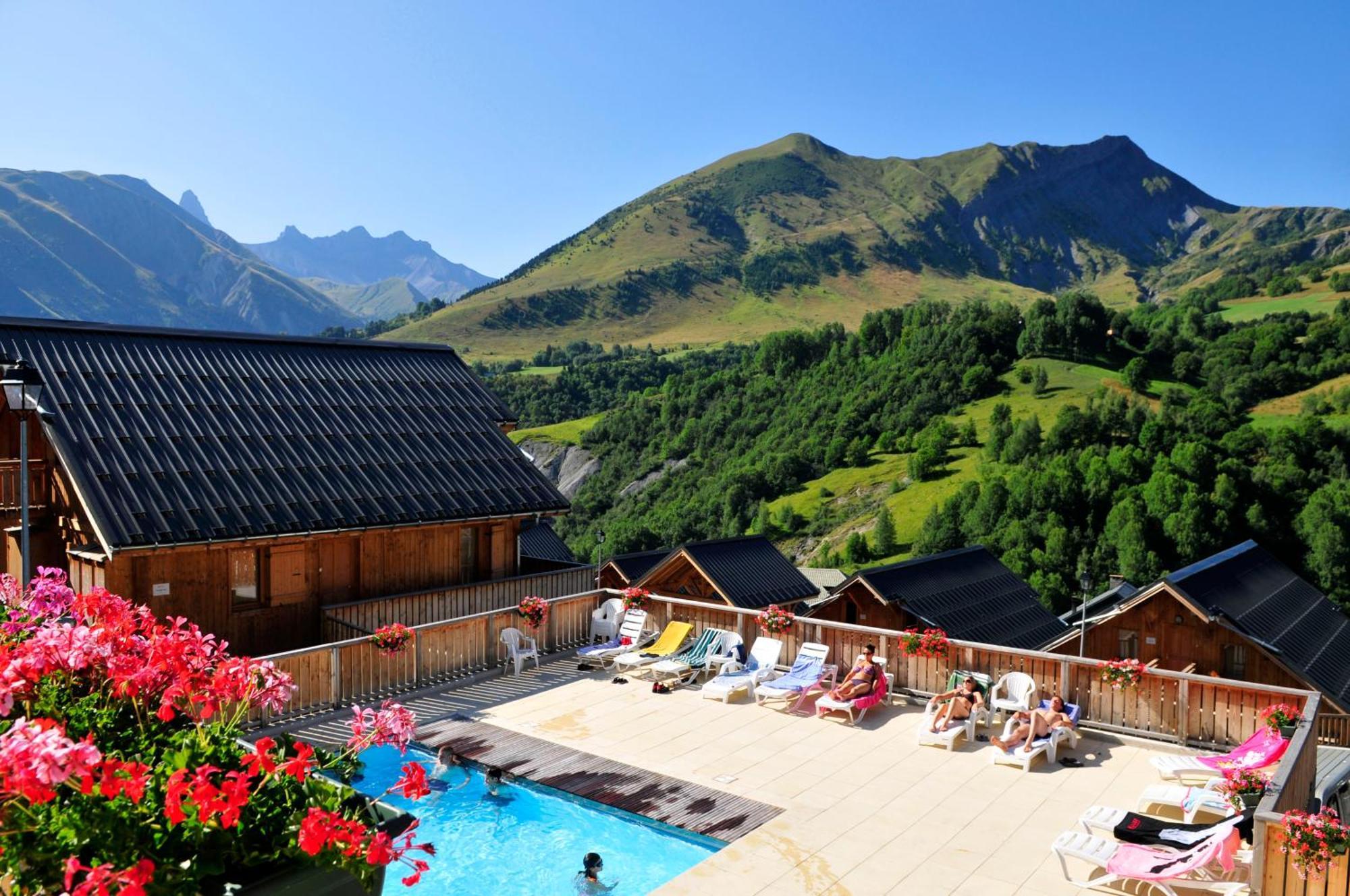 Residence Goelia Les Chalets Des Ecourts Saint-Jean-d'Arves Luaran gambar