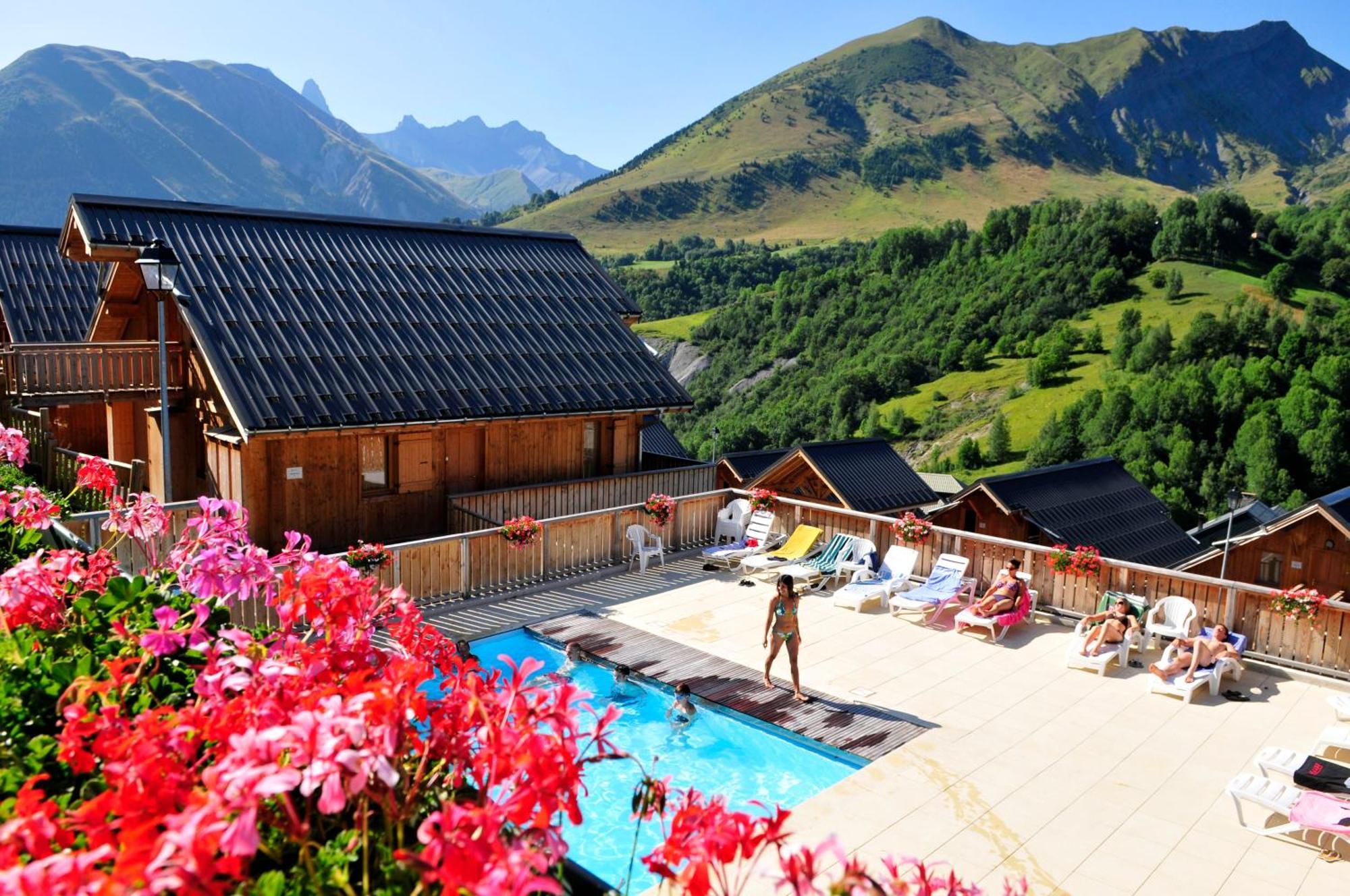 Residence Goelia Les Chalets Des Ecourts Saint-Jean-d'Arves Luaran gambar