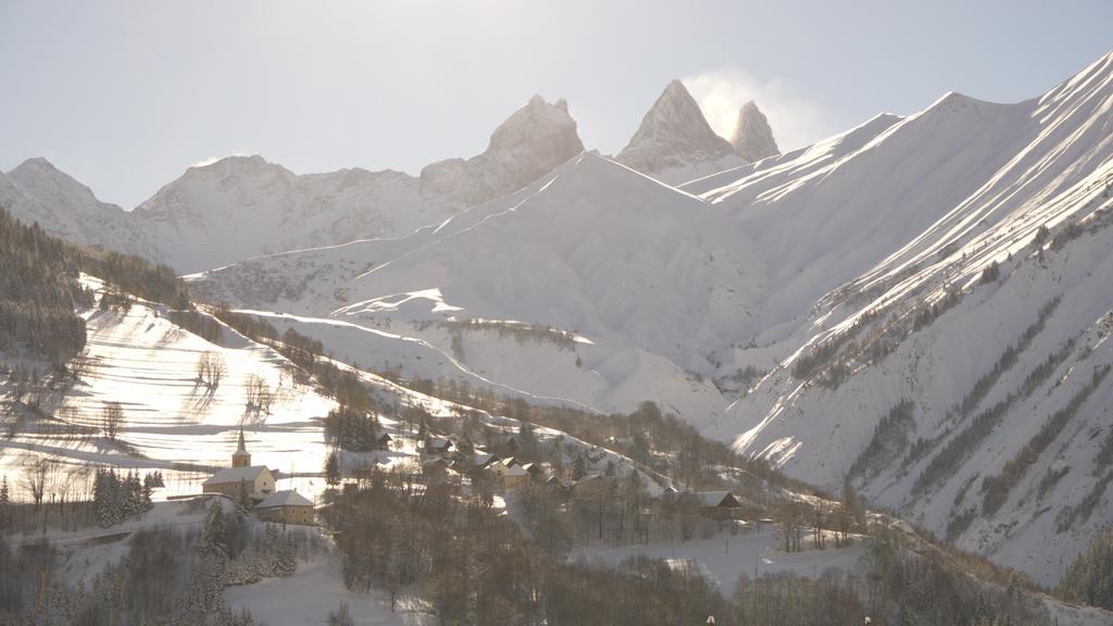 Residence Goelia Les Chalets Des Ecourts Saint-Jean-d'Arves Luaran gambar